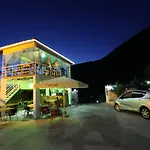 Riza Veliu 3*