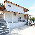 Riza Veliu Ξενοδοχείο με διαμερίσματα 3*