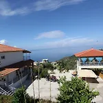 Riza Veliu Ξενοδοχείο με διαμερίσματα 3*