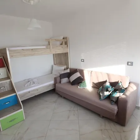 Riza Veliu Aparthotel 4*