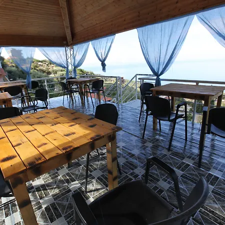 Aparthotel Riza Veliu Piqeras