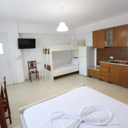 Riza Veliu Aparthotel