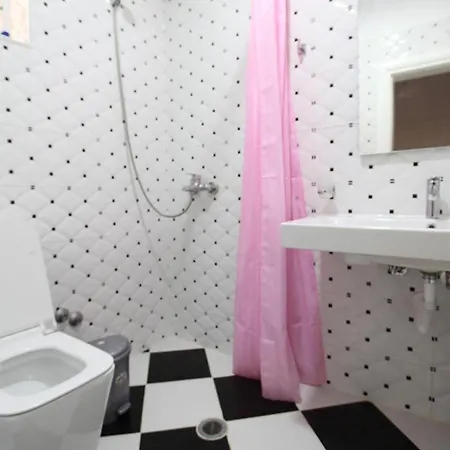 Riza Veliu Aparthotel