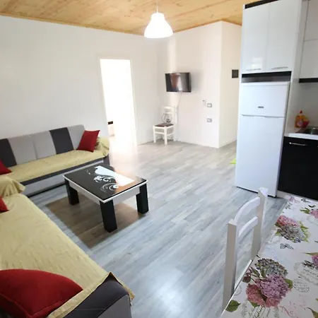 Appart hôtel Riza Veliu Piqeras