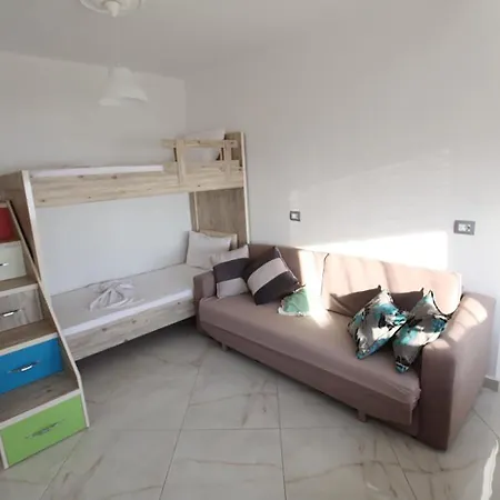 Riza Veliu Aparthotel