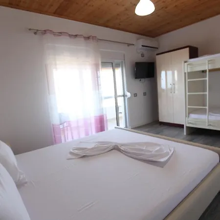 شقة فندقية Riza Veliu 4*