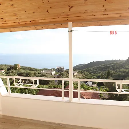 Riza Veliu Aparthotel Piqeras
