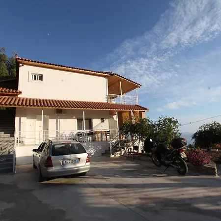 Riza Veliu Aparthotel 3*