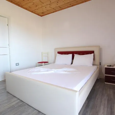Lägenhetshotell Riza Veliu
