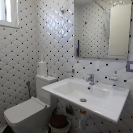 Riza Veliu Lägenhetshotell Piqeras