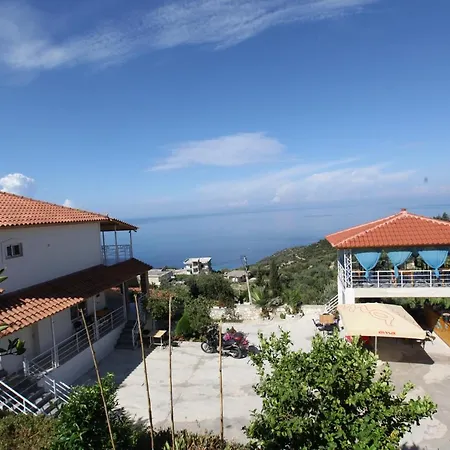 Riza Veliu Aparthotel 3*
