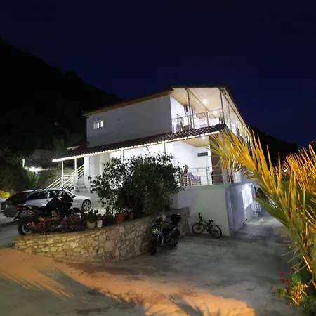 Aparthotel Riza Veliu 3*