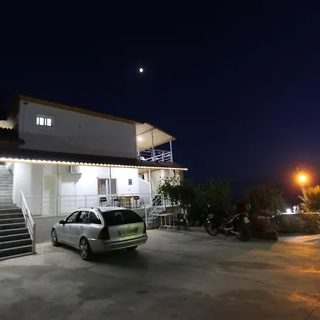 شقة فندقية Riza Veliu