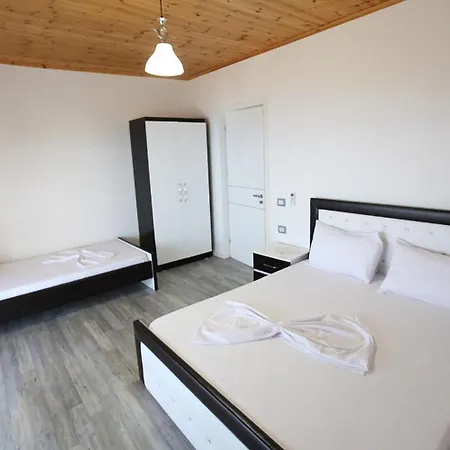 Aparthotel Riza Veliu 3*