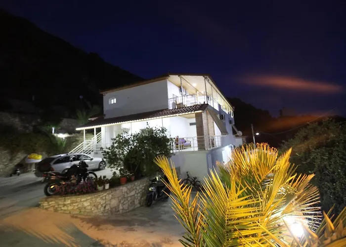 Aparthotel Riza Veliu 4*