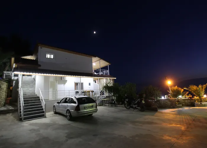 Aparthotel Riza Veliu